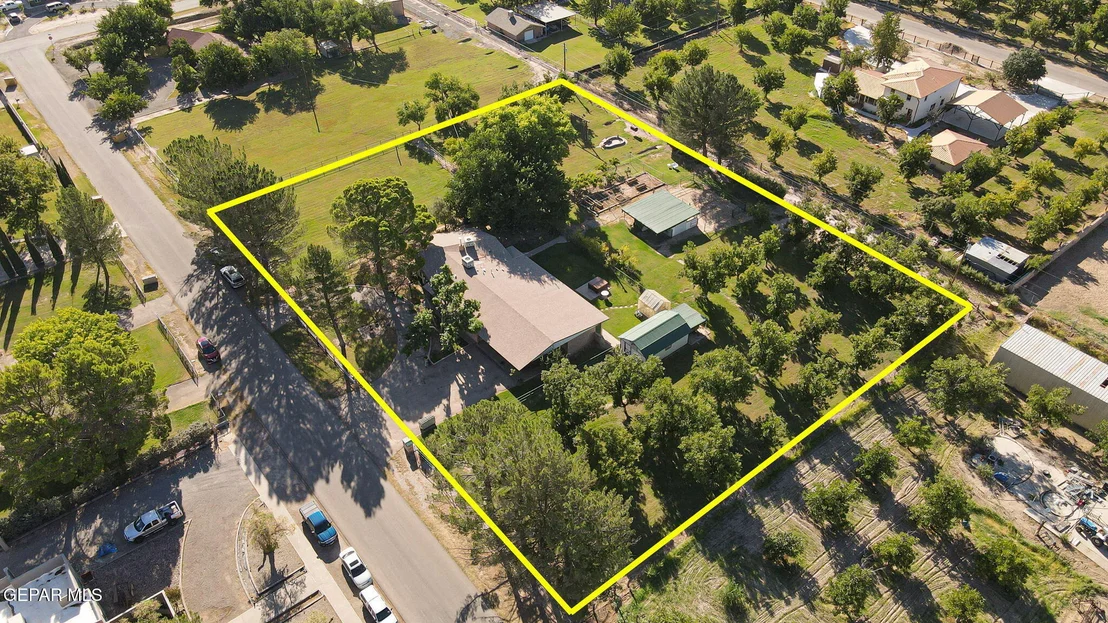 Photo of 136 LAURA GALE Drive