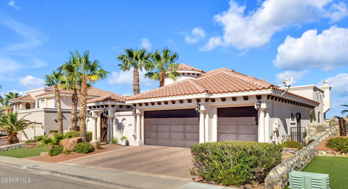 Photo of 1237 CALLE LAGO