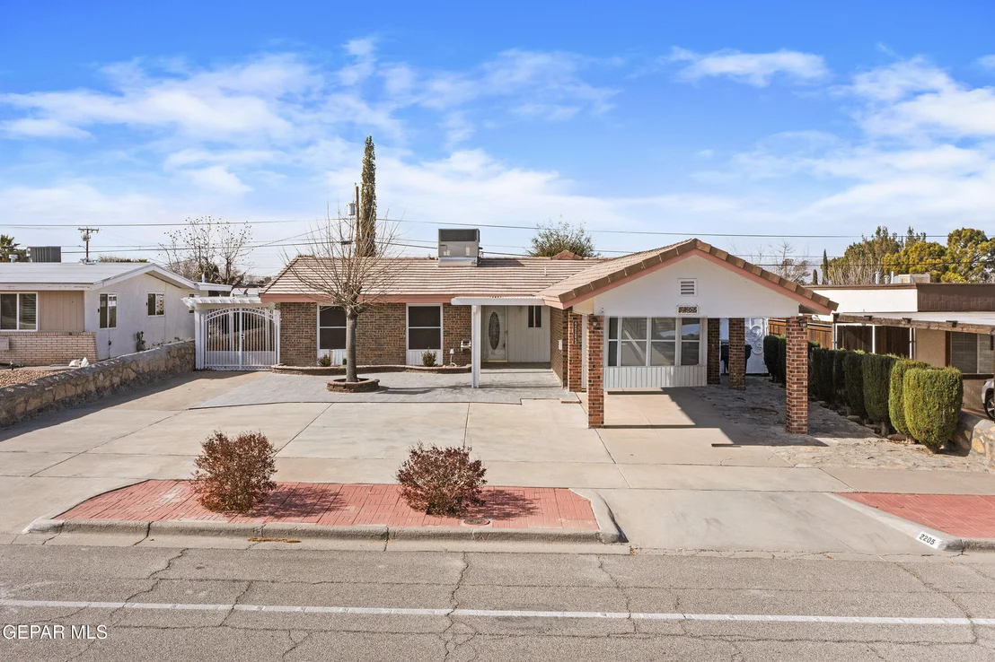 Photo of 2205 VILLA PLATA Drive