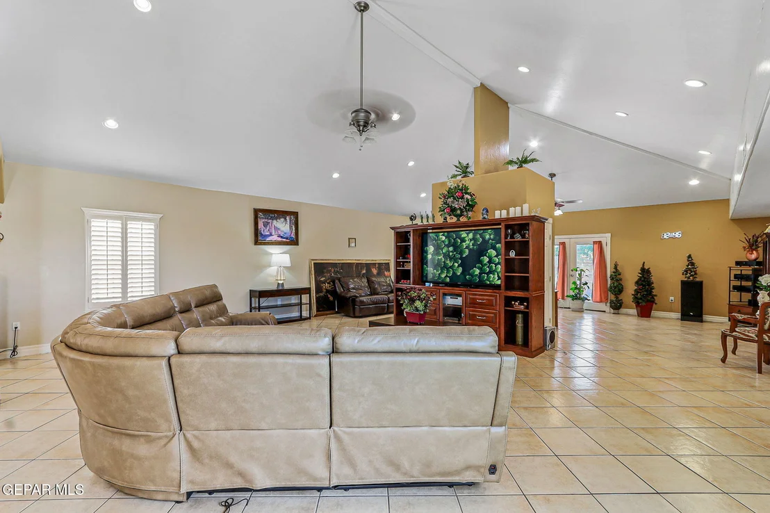 Photo of 4019 VANDERVEER Drive