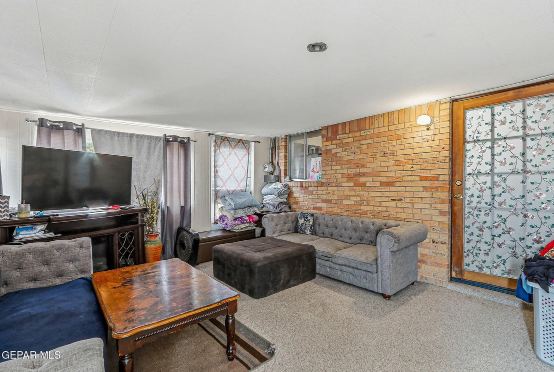 Photo of 5448 Edmonton Avenue
