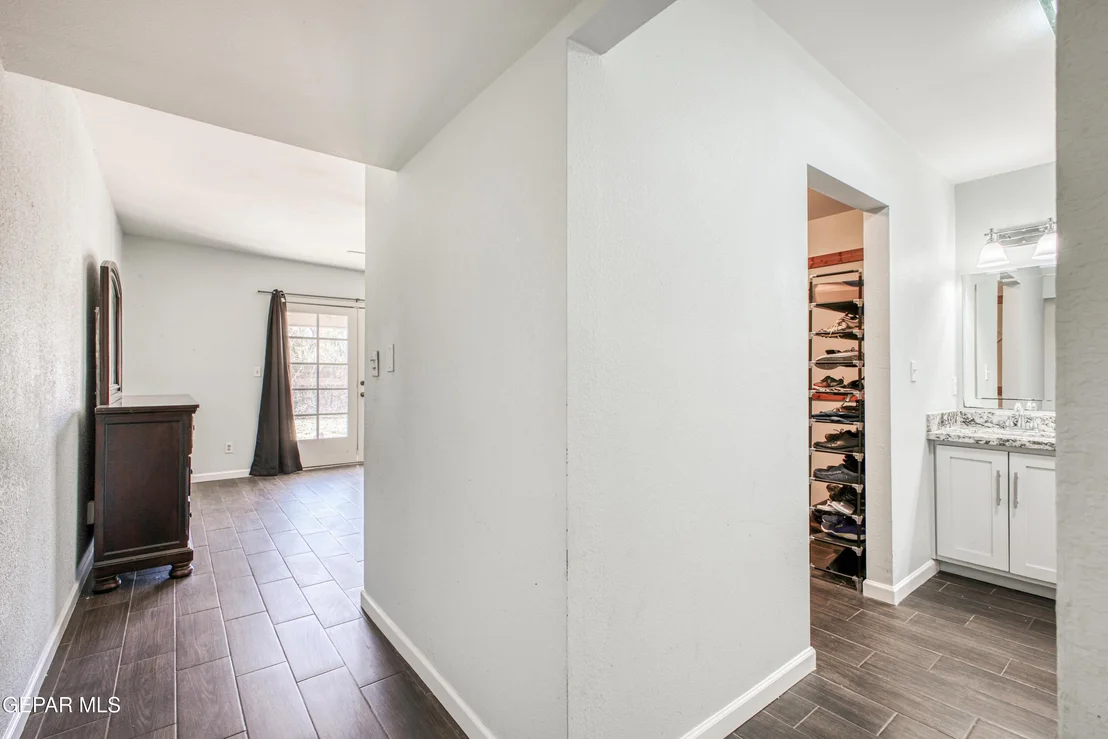Photo of 5415 ORANTES Place