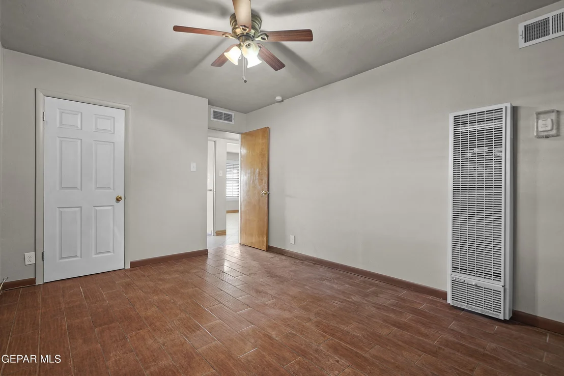 Photo of 904 Apple Lane