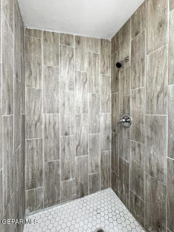 Photo of 7215 Barker Road