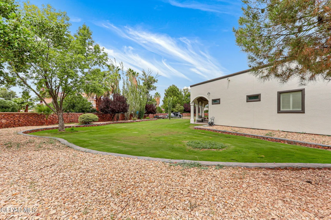 Photo of 5301 UPPER VALLEY Road