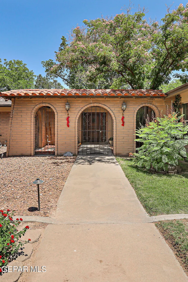 Photo of 713 LIVE OAK Drive