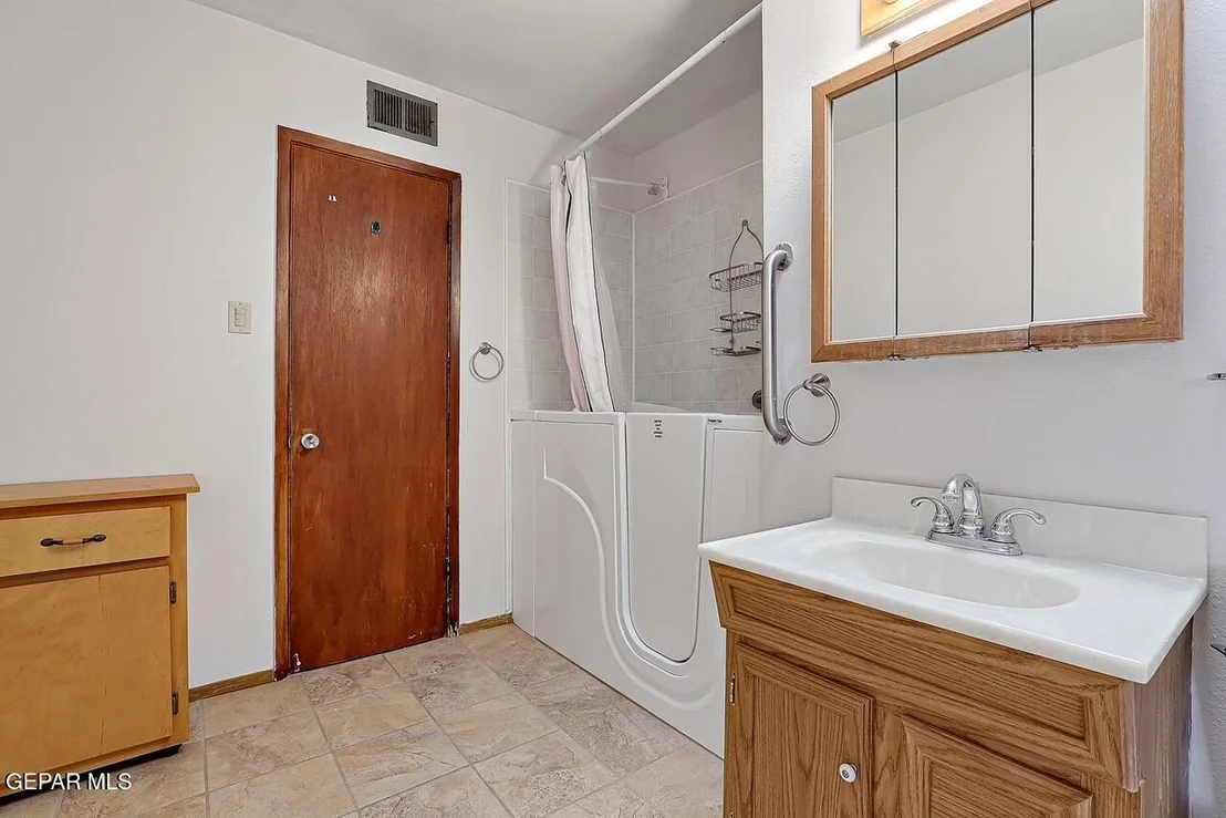 Photo of 5013 Debeers Drive