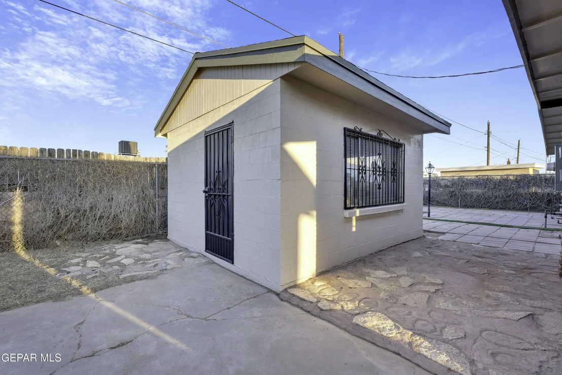 Photo of 7125 BANANA TREE Lane