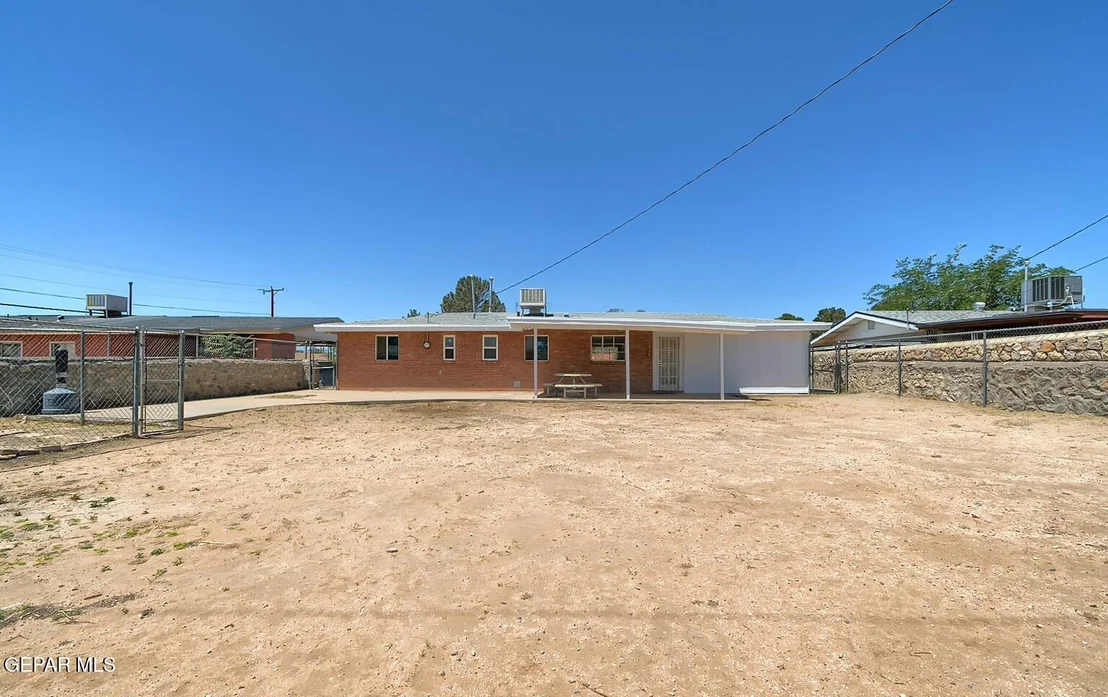Photo of 2808 HAWICK Road