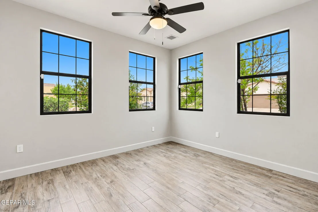Photo of 5617 RIVER RUN Street