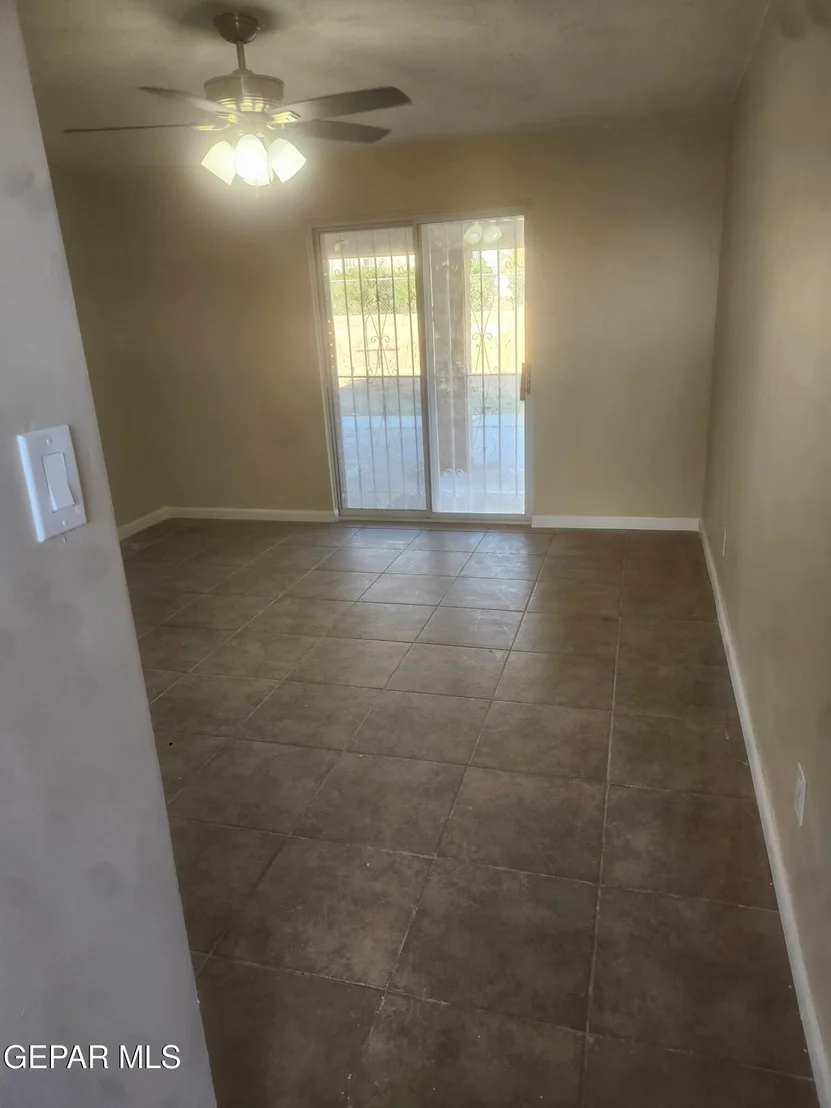 Photo of 6227 ALGONQUIN Road