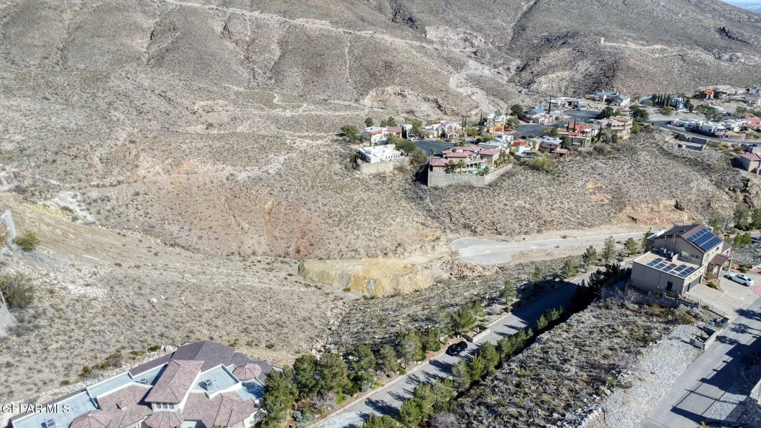 Photo of 40 SIERRA CREST Drive