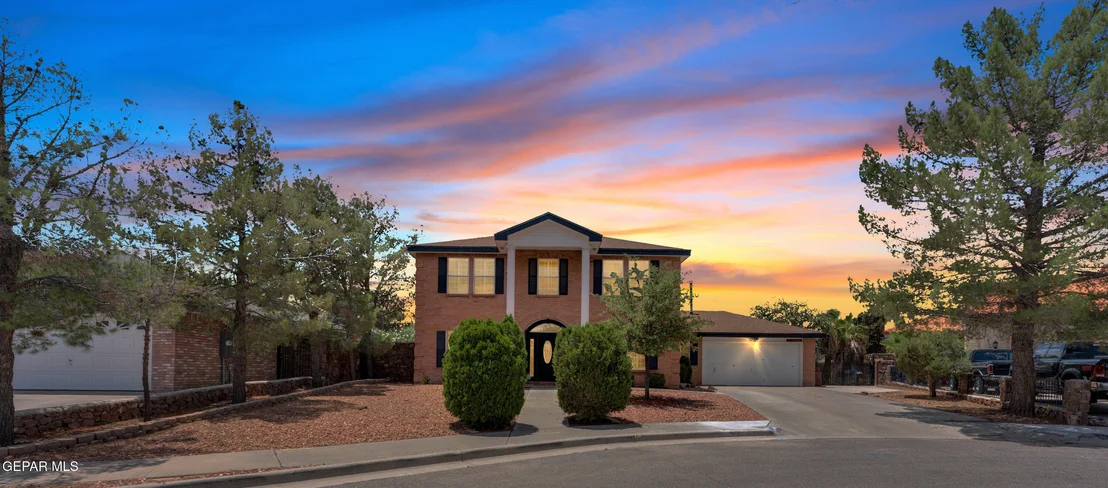 Photo of 2121 GREENLEE Drive