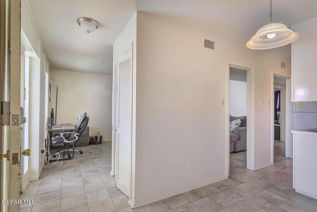 Photo of Unit E at 4155 KRUPP Drive