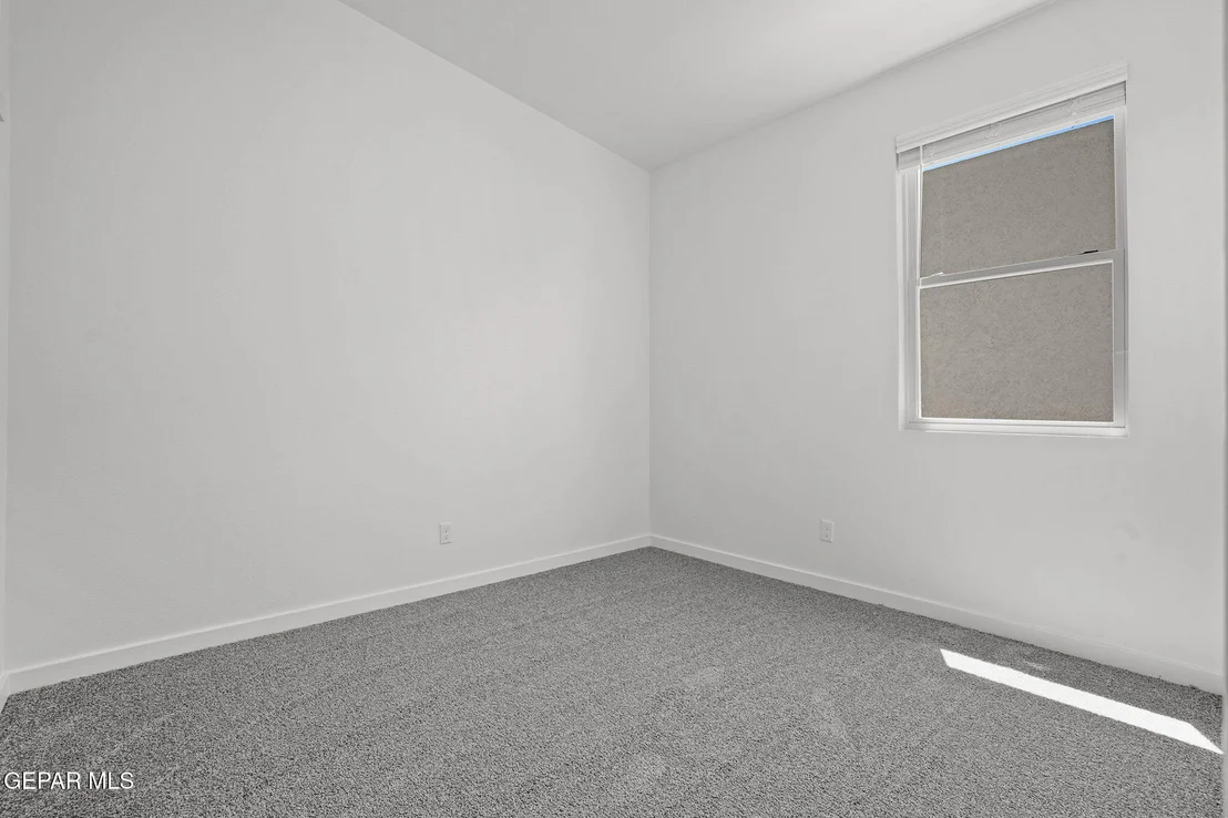 Photo of 12516 AMESBURY Avenue