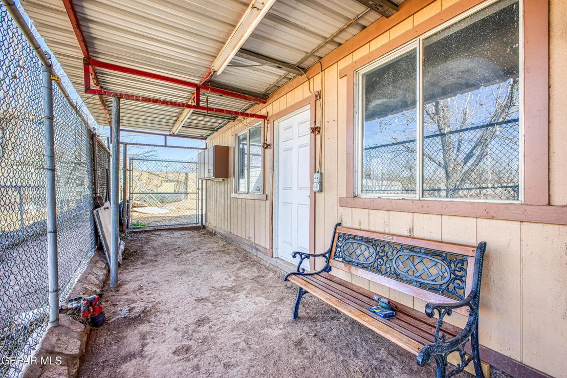 Photo of 440 JAMES Street