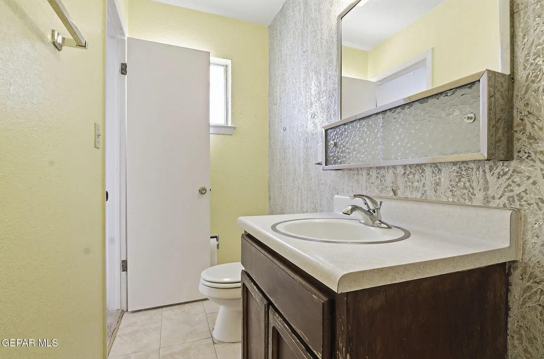 Photo of 8025 GILBERT Drive