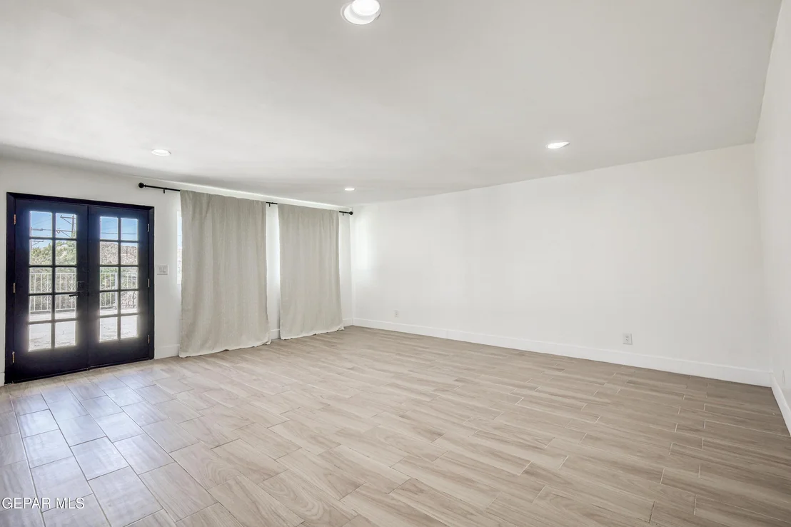 Photo of 704 MCKELLIGON Drive