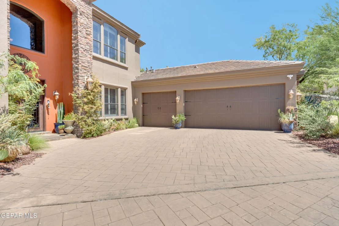 Photo of 6263 FRANKLIN HAWK Avenue
