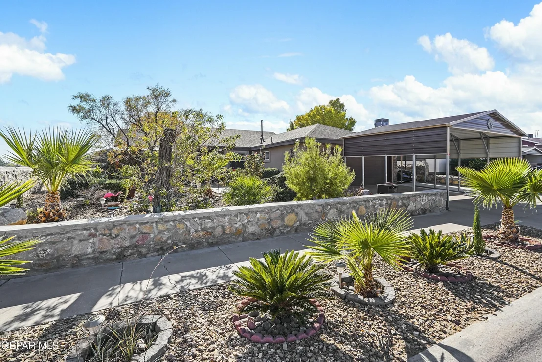 Photo of 13812 DESERT HIGHLANDS Lane