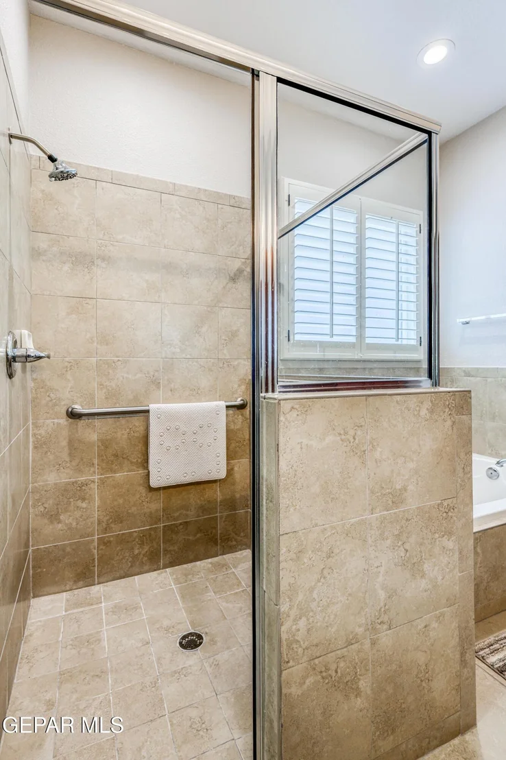 Photo of 7713 OAK LANDING Drive