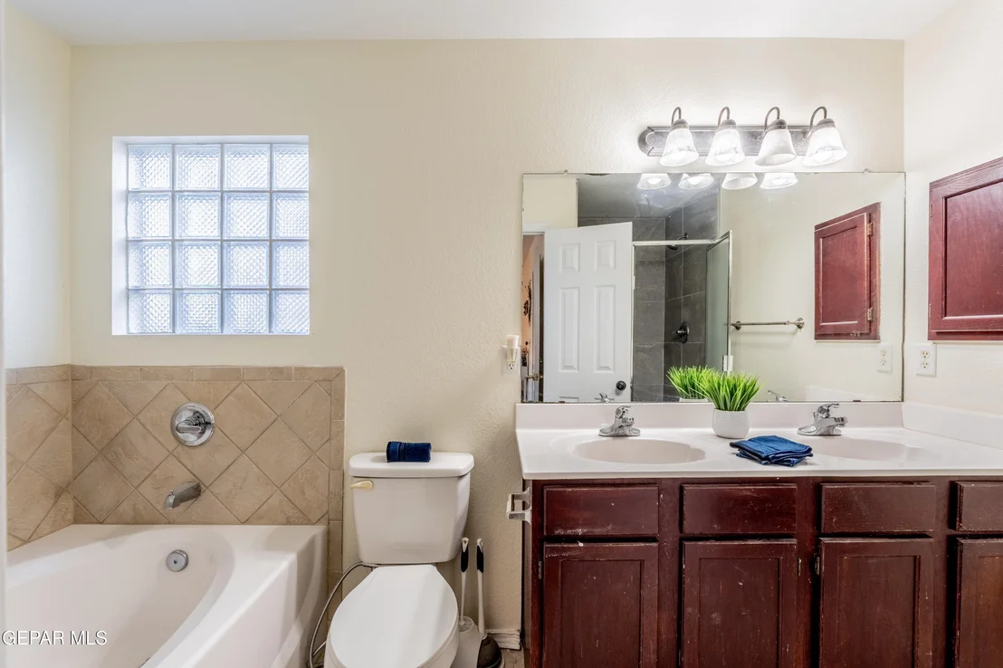 Photo of 11221 Northview Drive