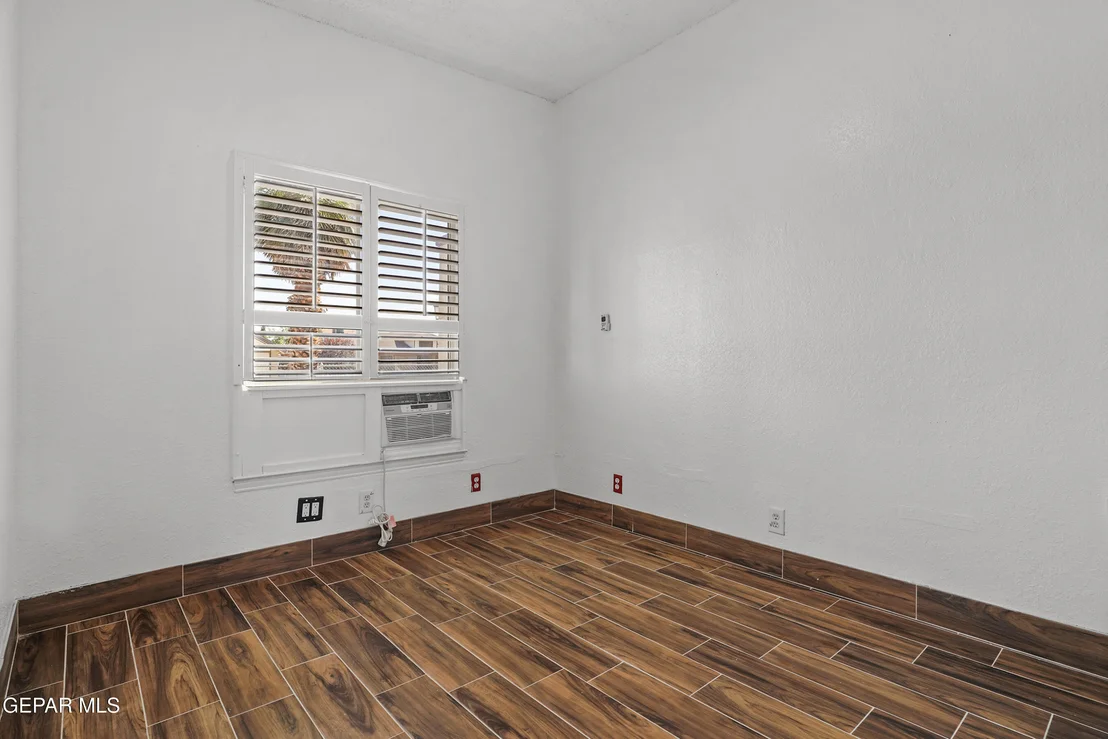 Photo of 4721 MAUREEN Circle