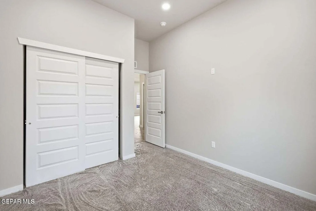 Photo of 4816 TITANIC Avenue