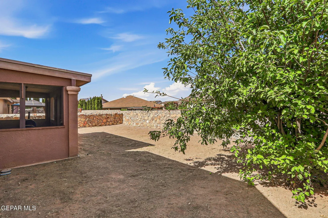 Photo of 11052 RAY MENA Lane