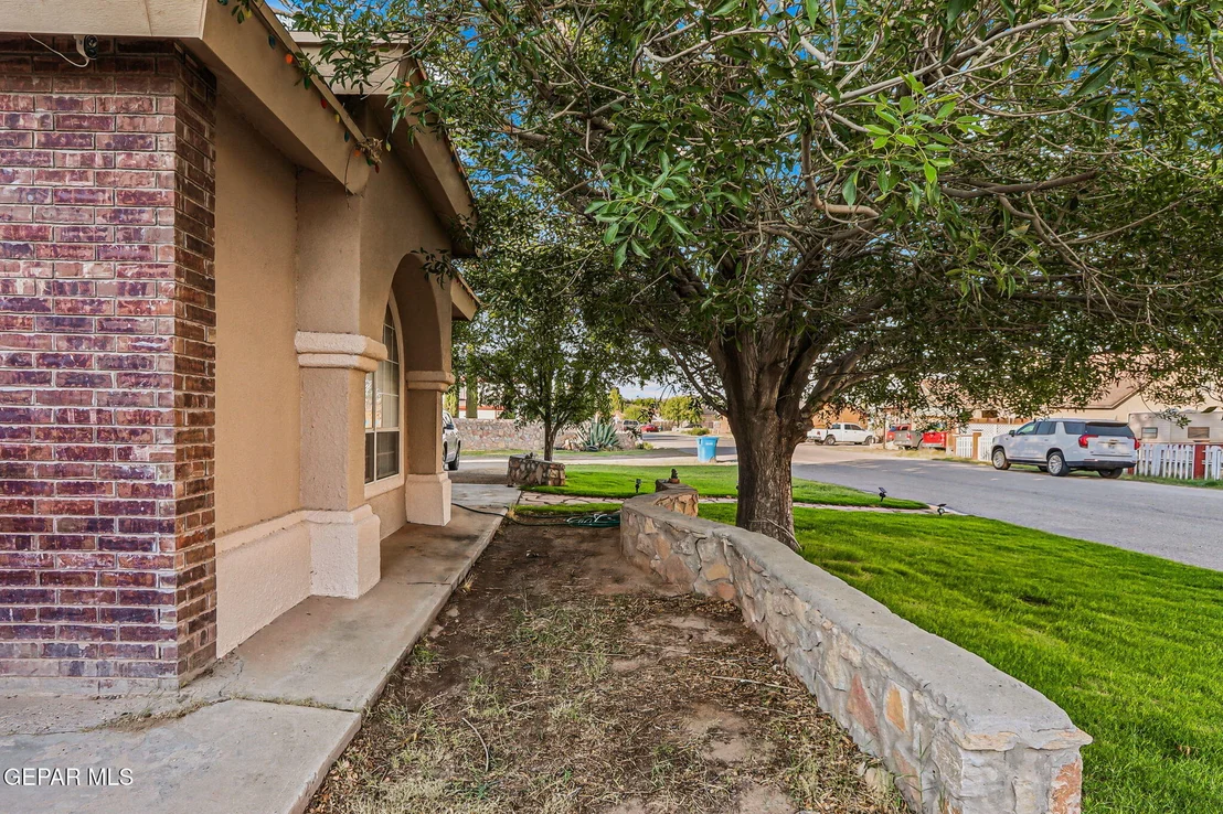Photo of 411 BURKETT Drive