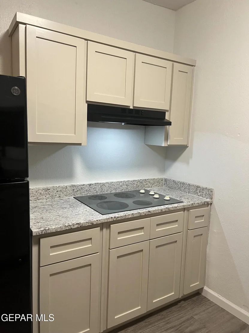 Photo of 507 E CLIFF Drive