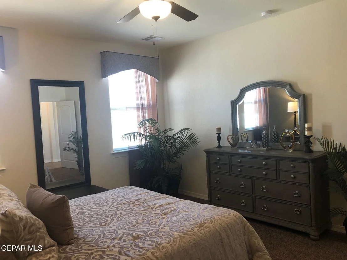 Photo of 10705 Aaron Street