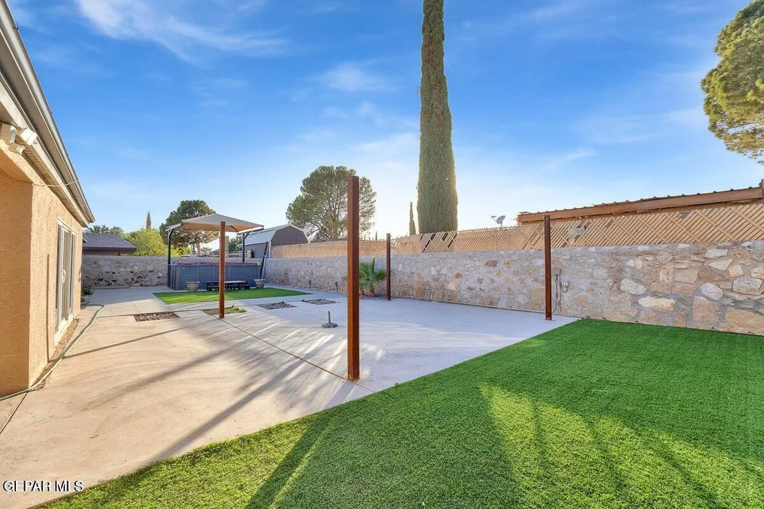 Photo of 3709 ROSLYN Drive