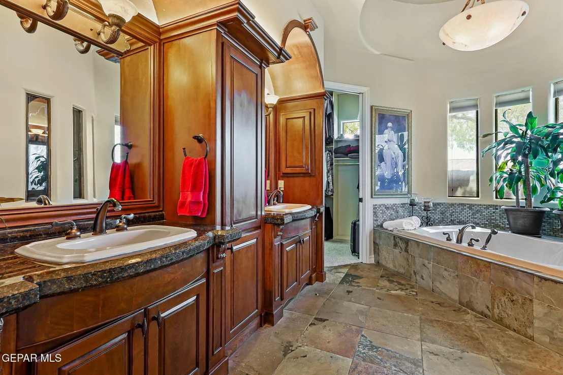 Photo of 6333 FRANKLIN TRAIL Drive