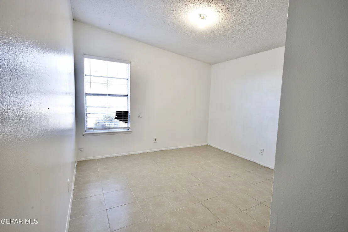 Photo of 816 MONCLOVA Lane