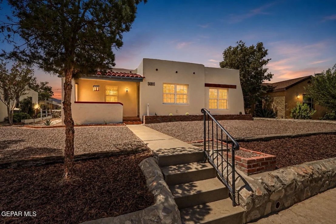 Photo of 2037 CRESCENT Circle