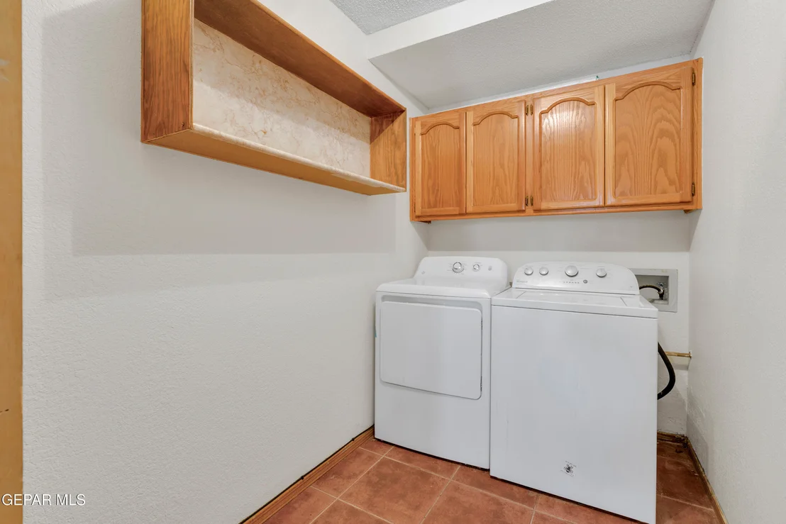 Photo of 2121 GREENLEE Drive