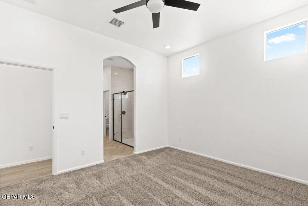 Photo of 15048 Laura Lane