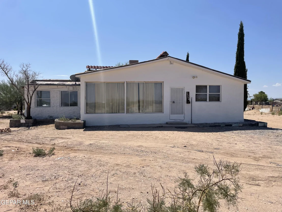 Photo of 15240 PERLITE Drive