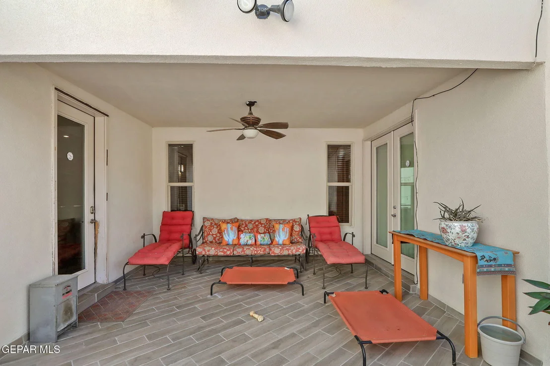 Photo of 6337 Franklin Bluff Dr Drive