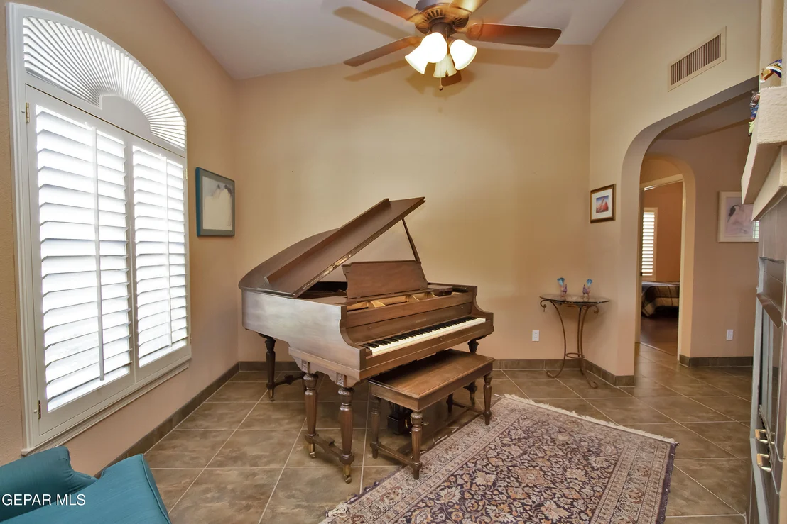 Photo of 920 TYLER SETH Avenue