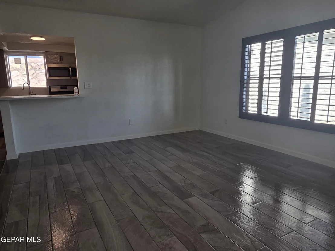 Photo of 331 CARNIVAL Drive