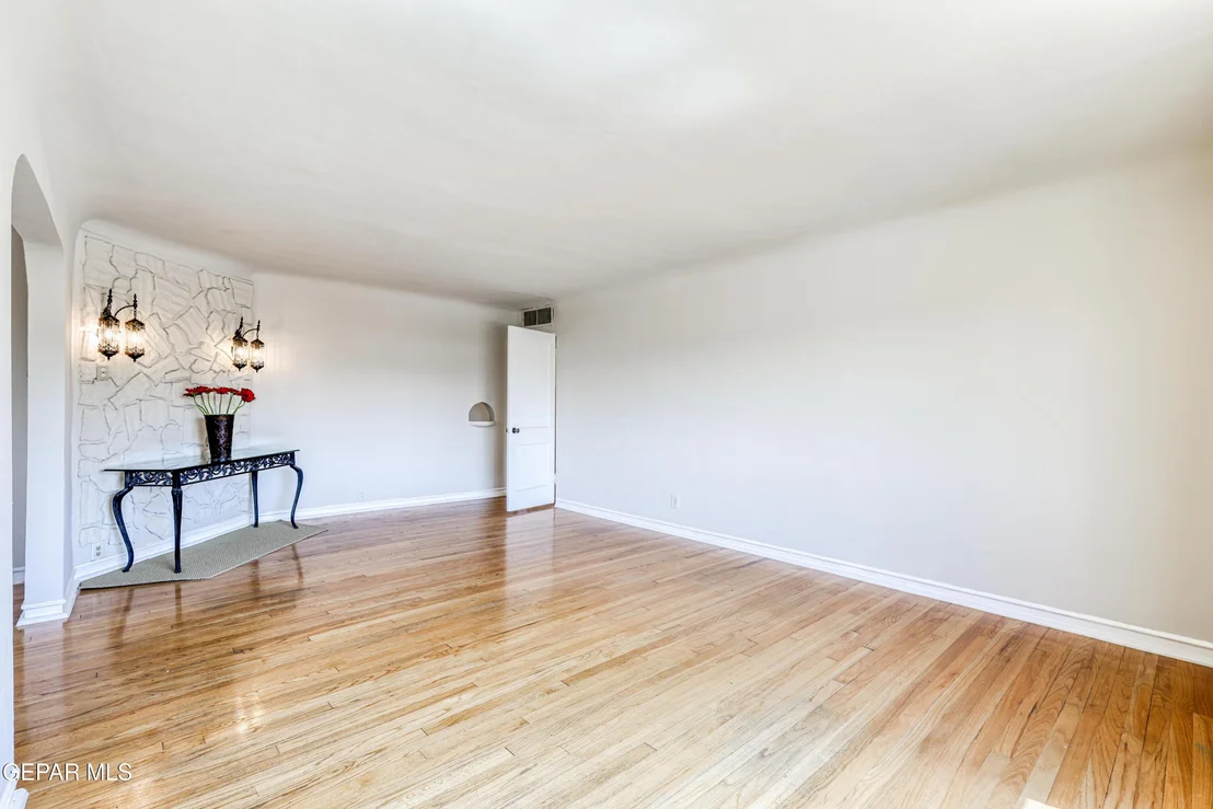 Photo of 825 Galloway Drive