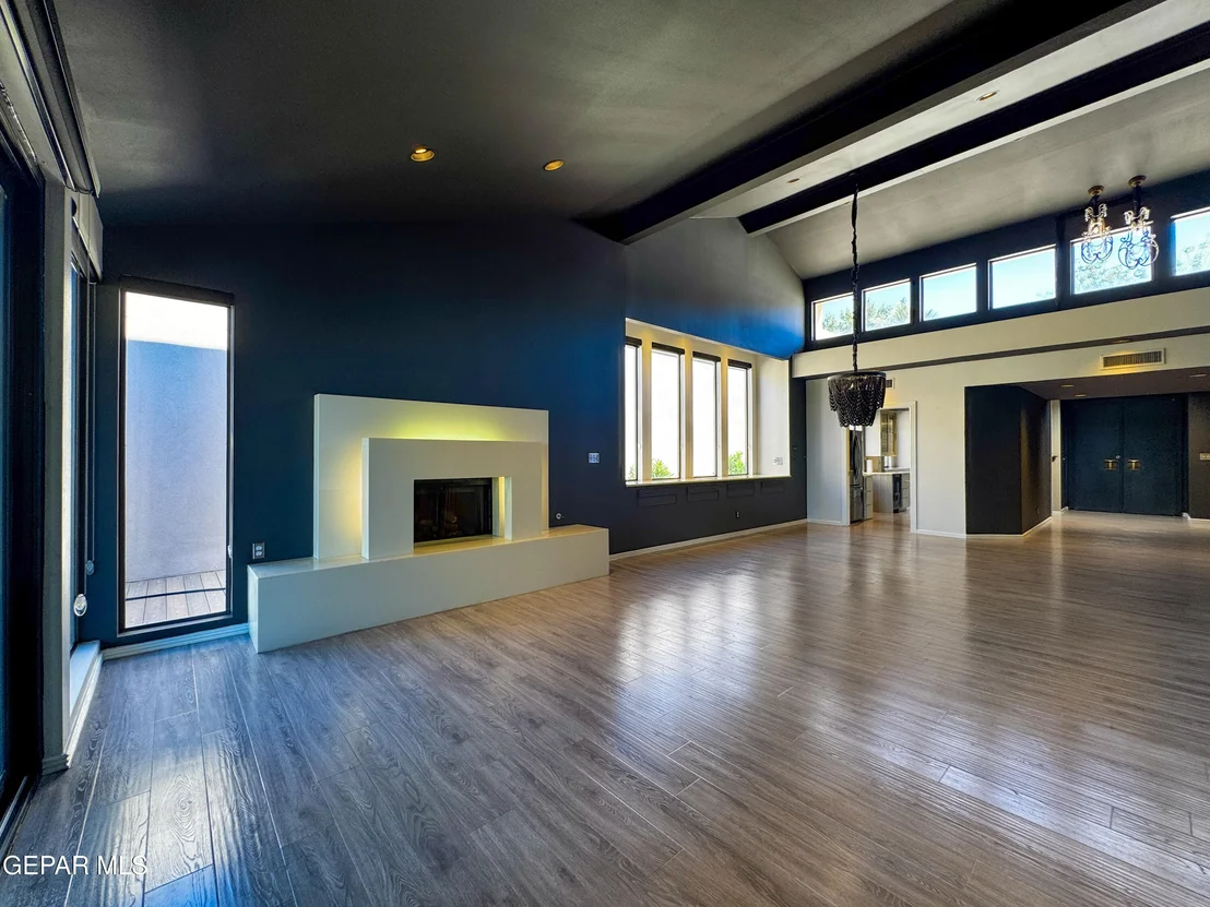 Photo of 1114 Los Jardines Circle