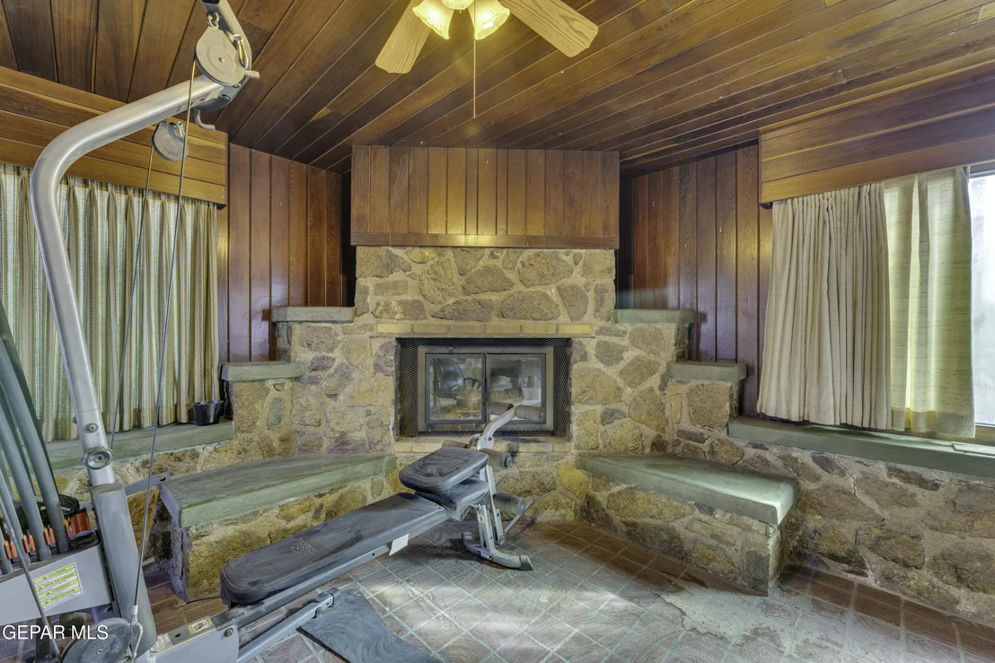 Photo of 2500 HAWLEY Circle
