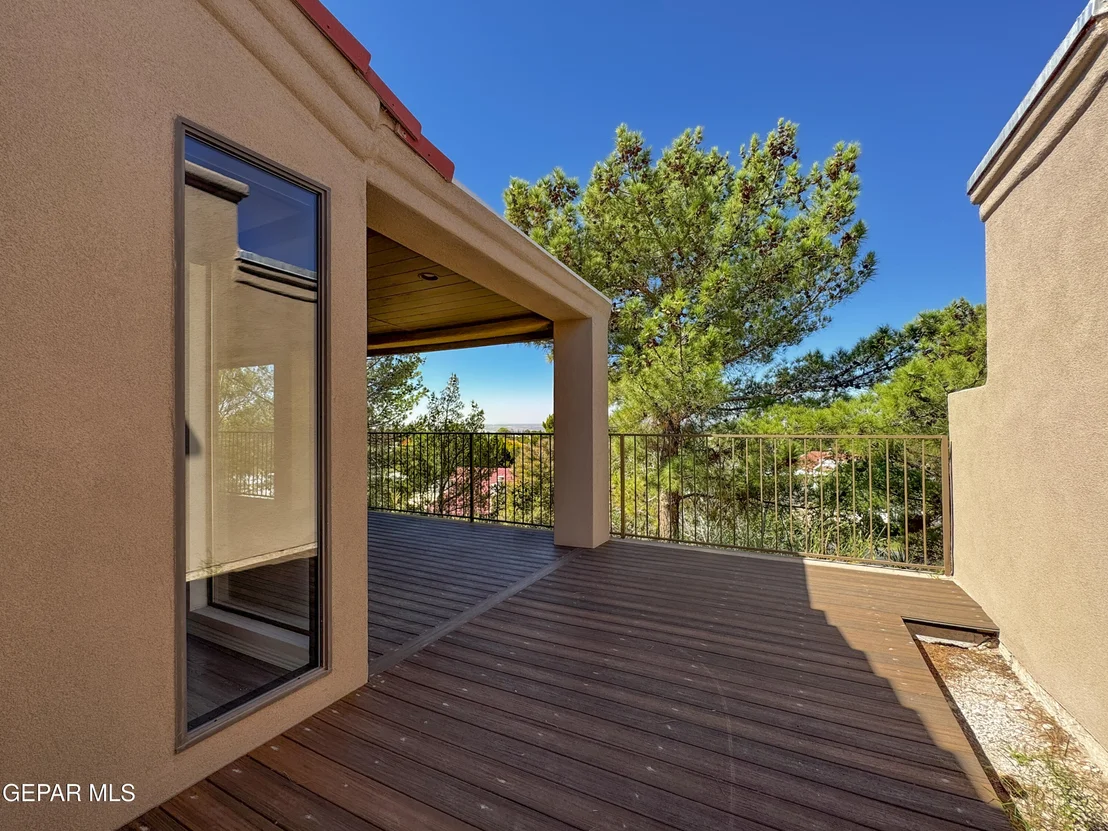Photo of 1114 Los Jardines Circle