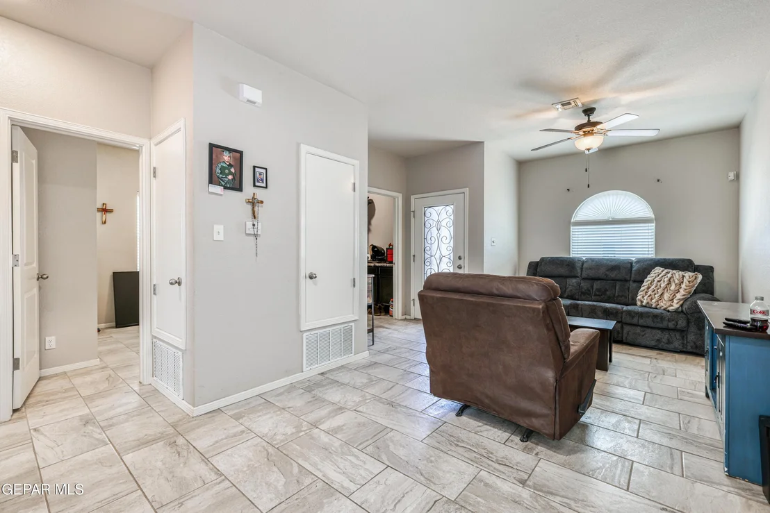 Photo of 13502 RED RIVER Road