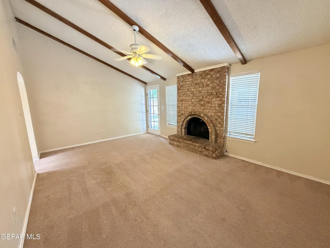 Photo of 2021 ROBERT WYNN Street