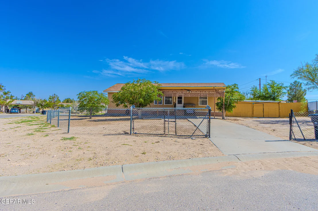 Photo of 1551 SEMINOLE Drive