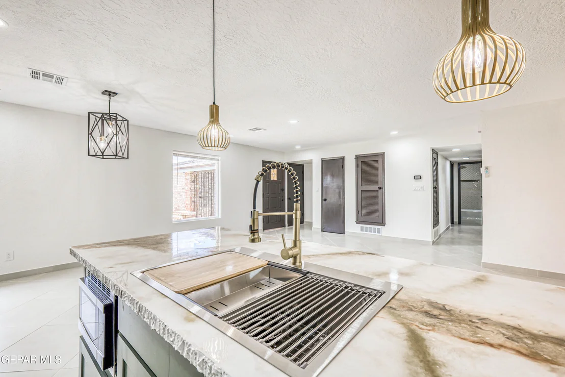Photo of 712 CARABINAS Way